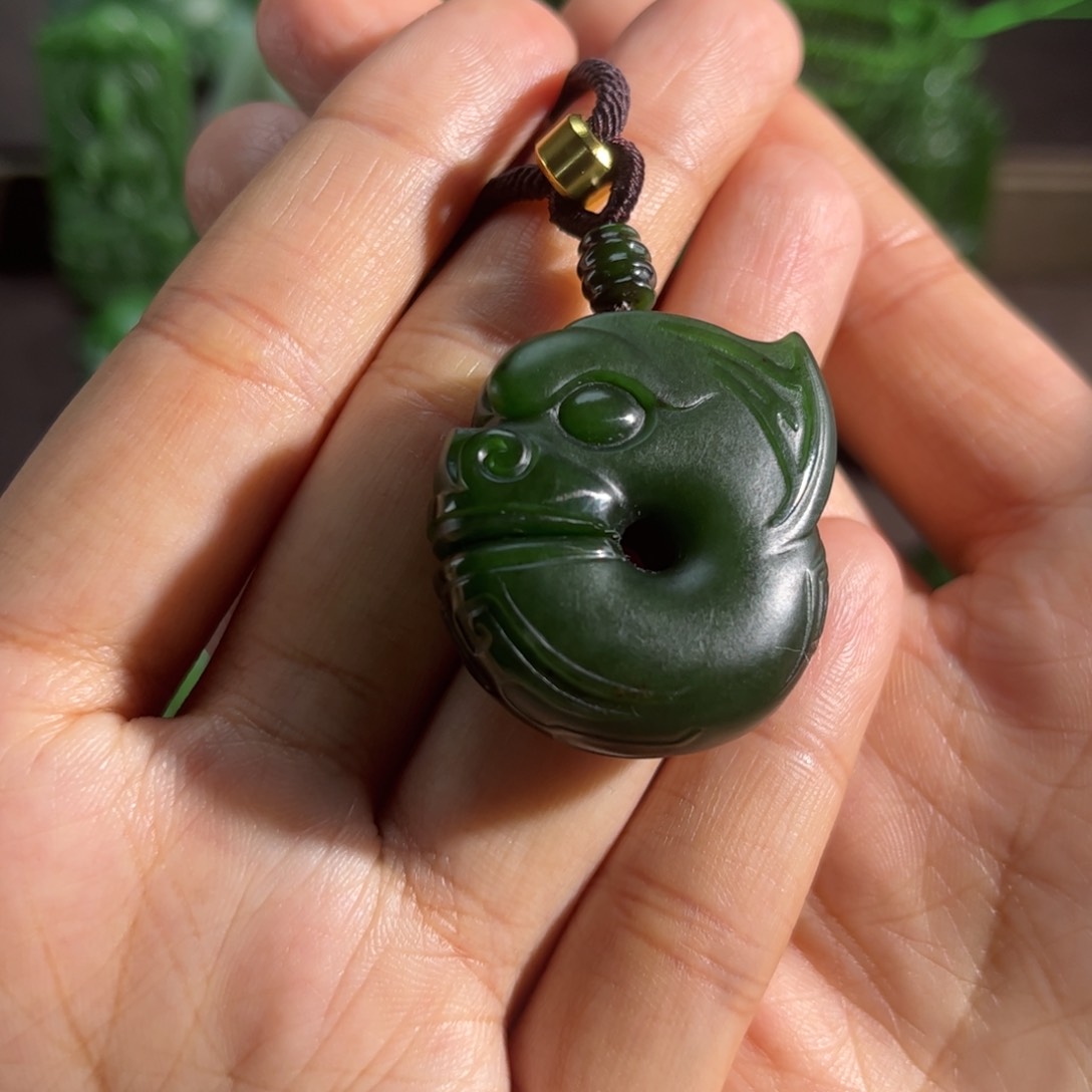 和田玉颈饰未镶嵌定制