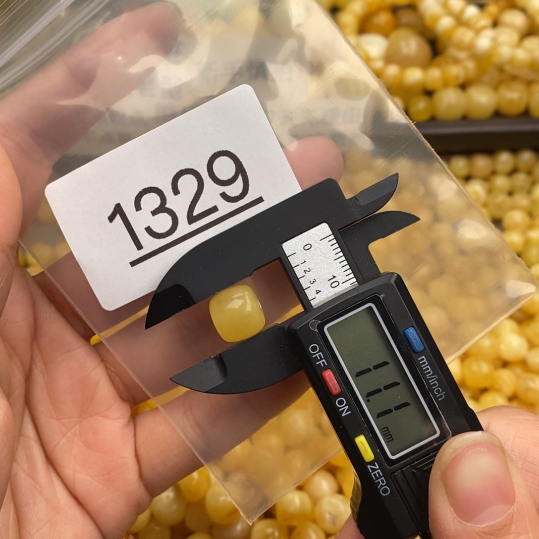 蜜蜡珠宝奇石未镶嵌