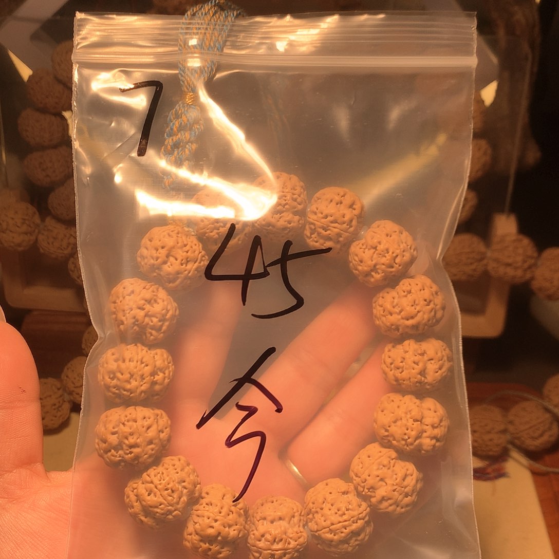 金刚菩提吊坠今****?7。                