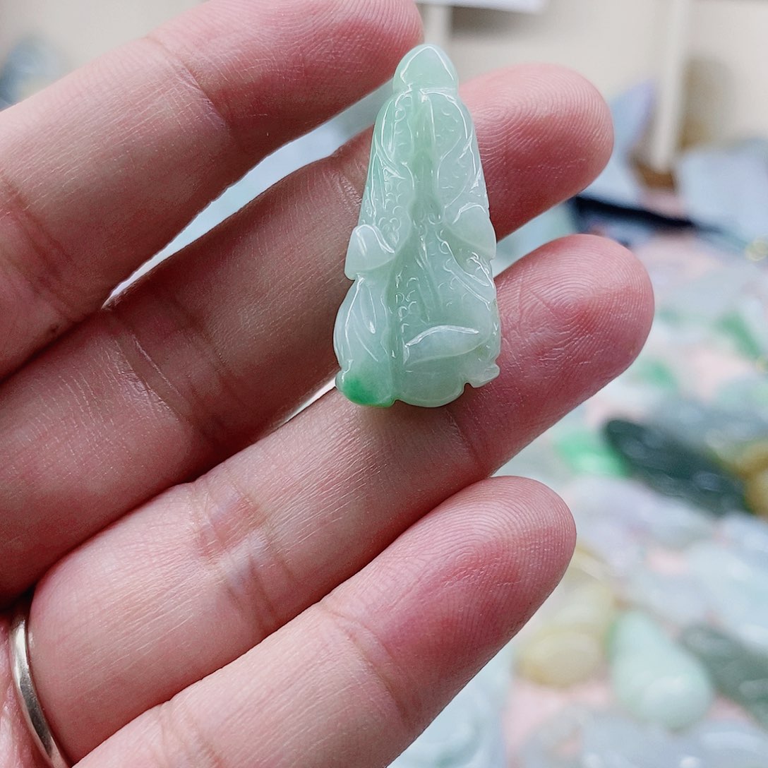 颈饰未镶嵌翡翠天然