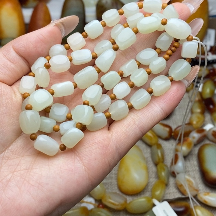 无***.和田玉未镶嵌手链