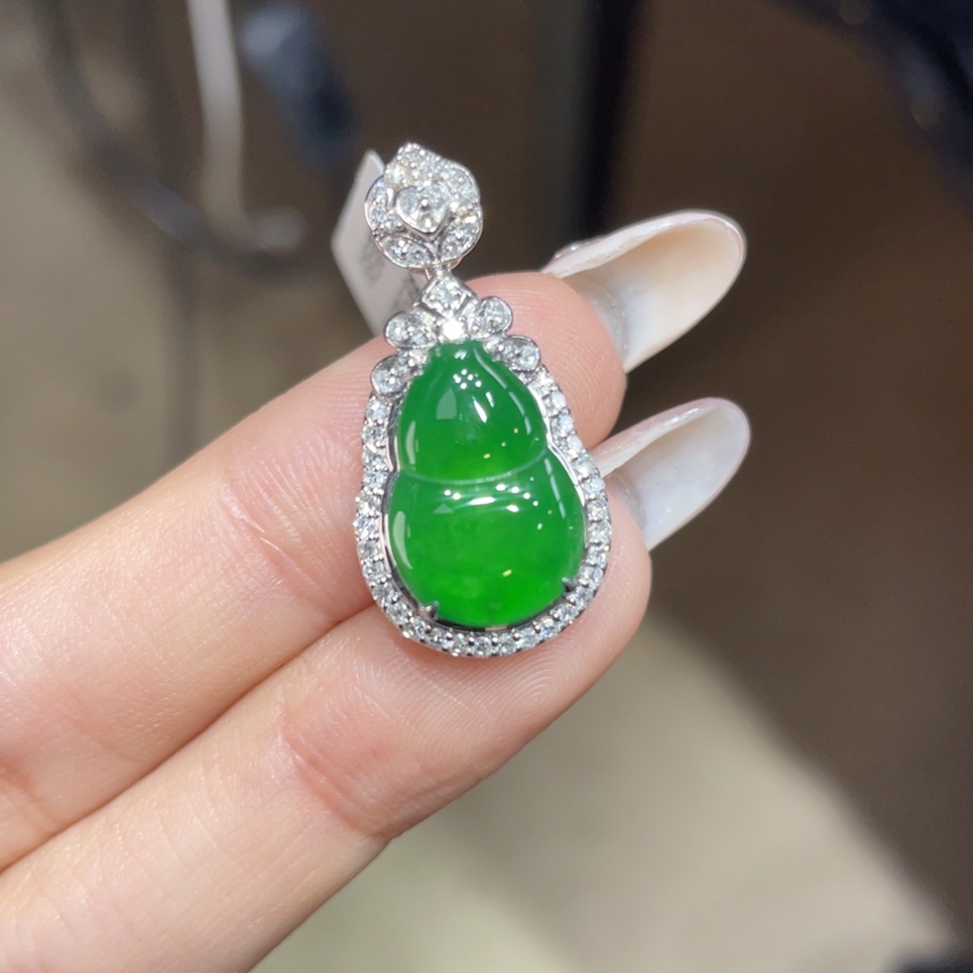 翡翠颈饰18K金镶嵌天然缅甸翡翠a货