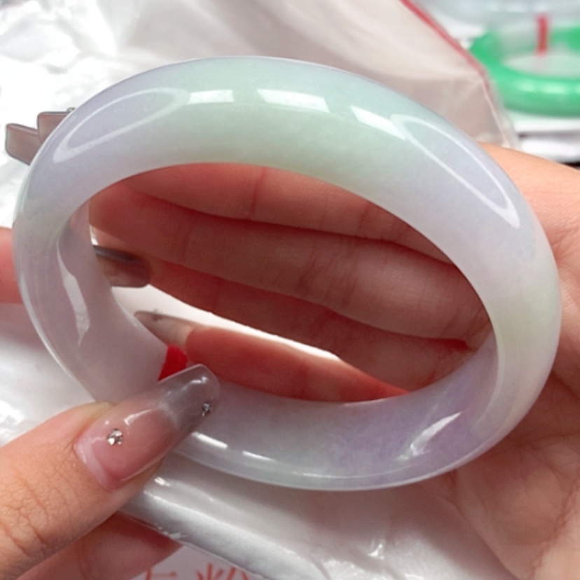 【闪购商品】翡翠手镯未镶嵌64圈