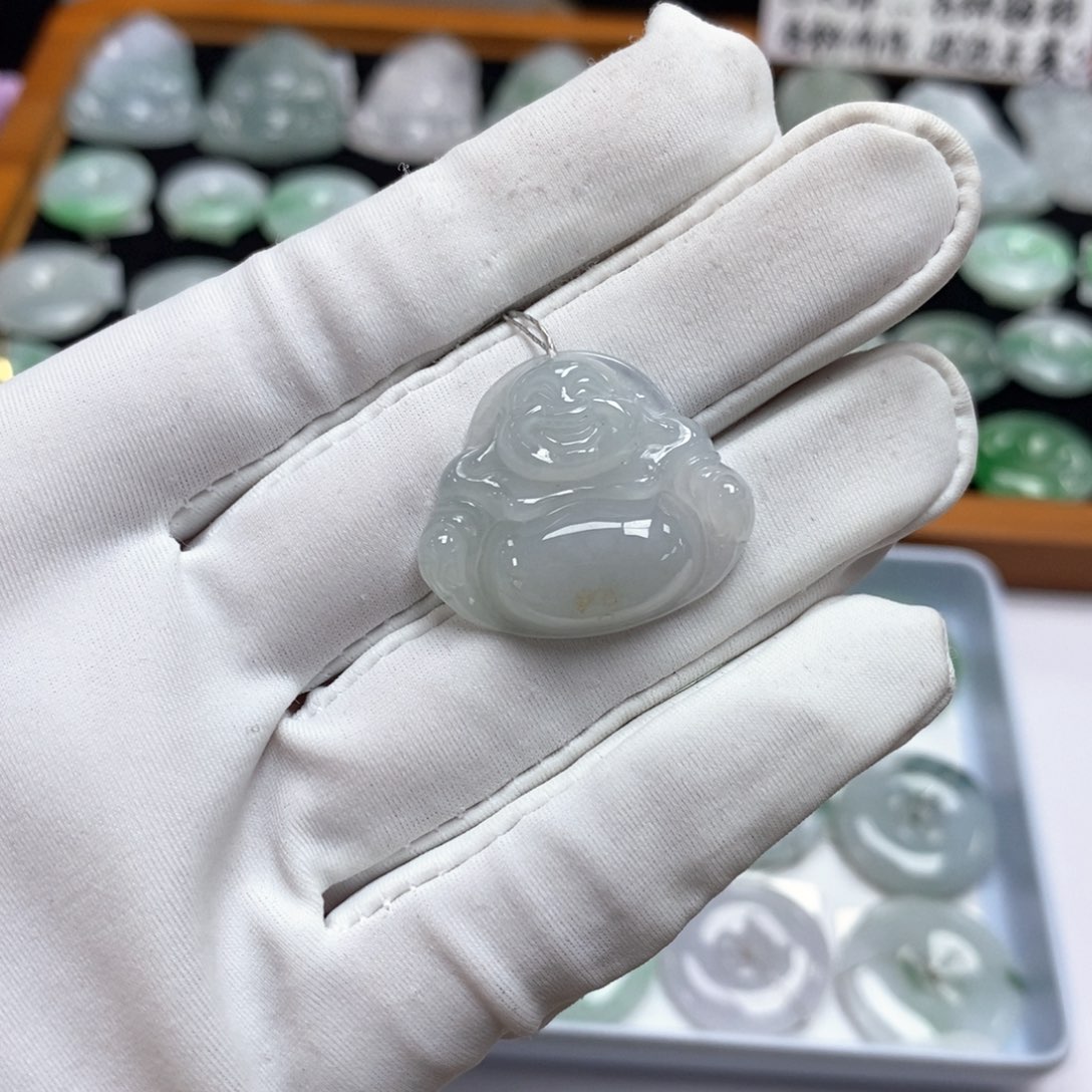 翡翠颈饰未镶嵌佛公