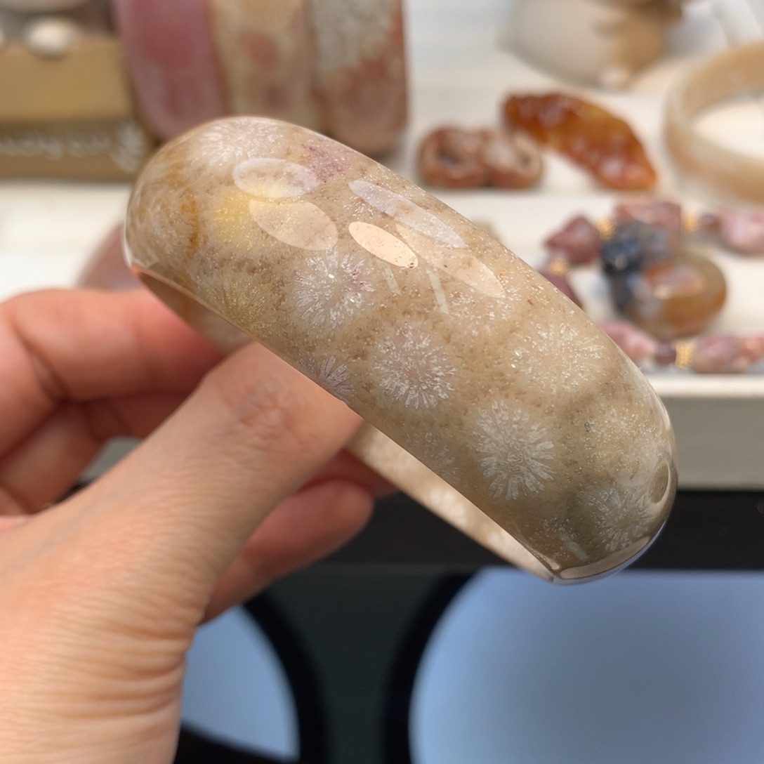 硅化珊瑚（珊瑚玉）手镯未镶嵌60口满花