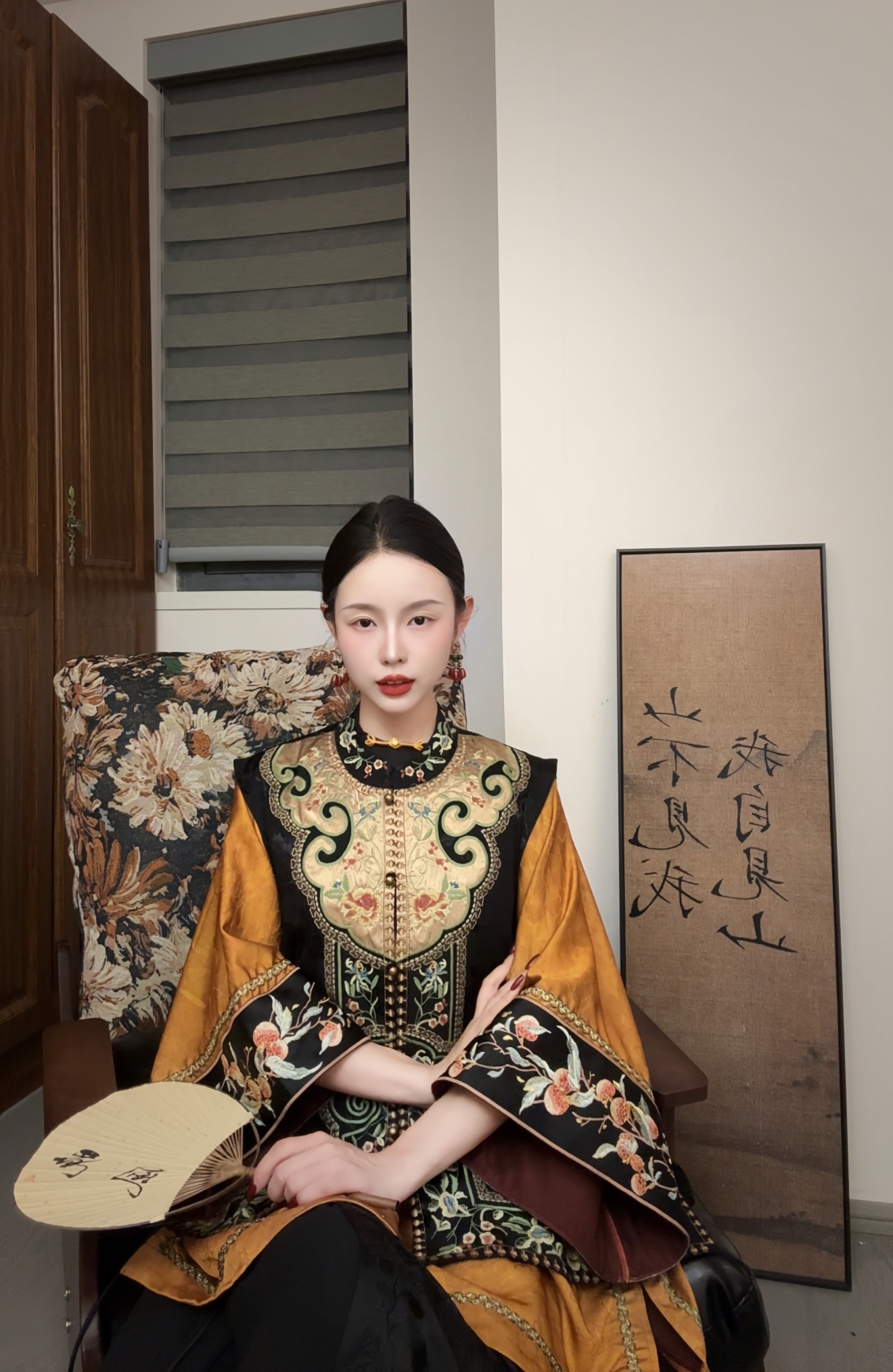 寶.ZBB重工刺绣对襟马甲