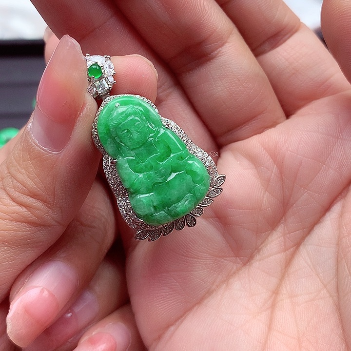 翡翠颈饰银S925镶嵌翡翠