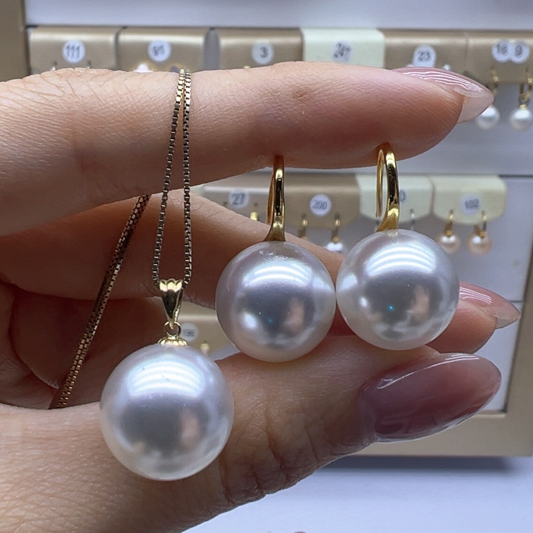 淡水珍珠18K金镶嵌吊坠(赠链)