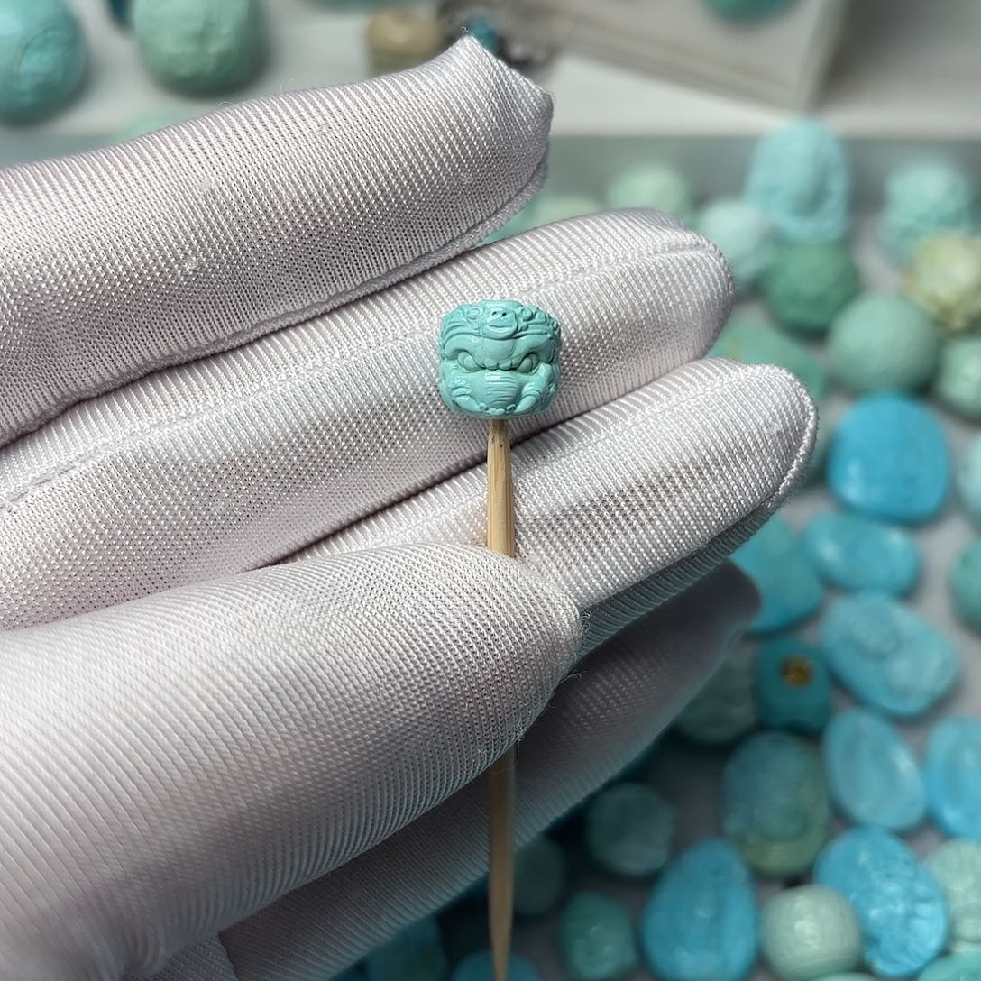 绿松石雕刻件未镶嵌