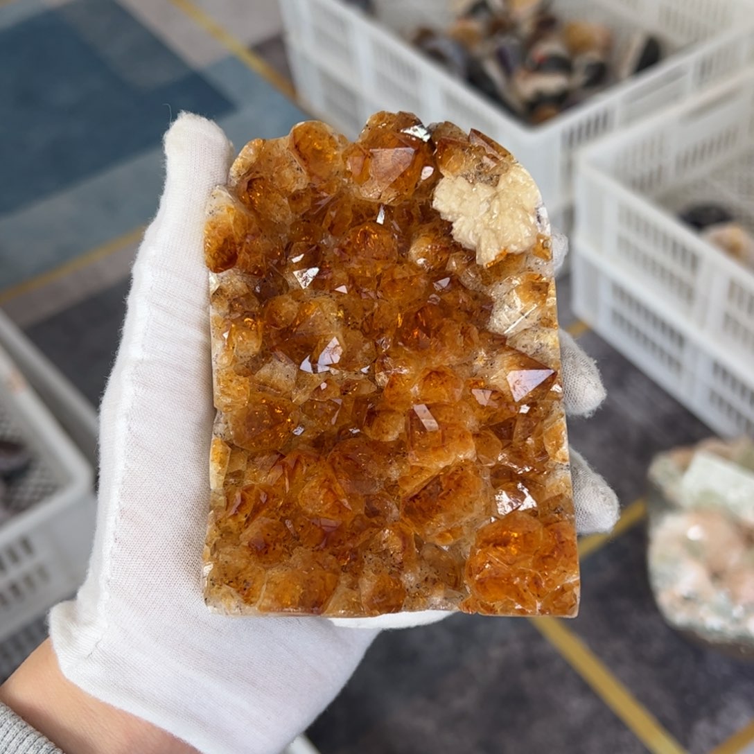 水晶摆件未镶嵌防****^晶镇21