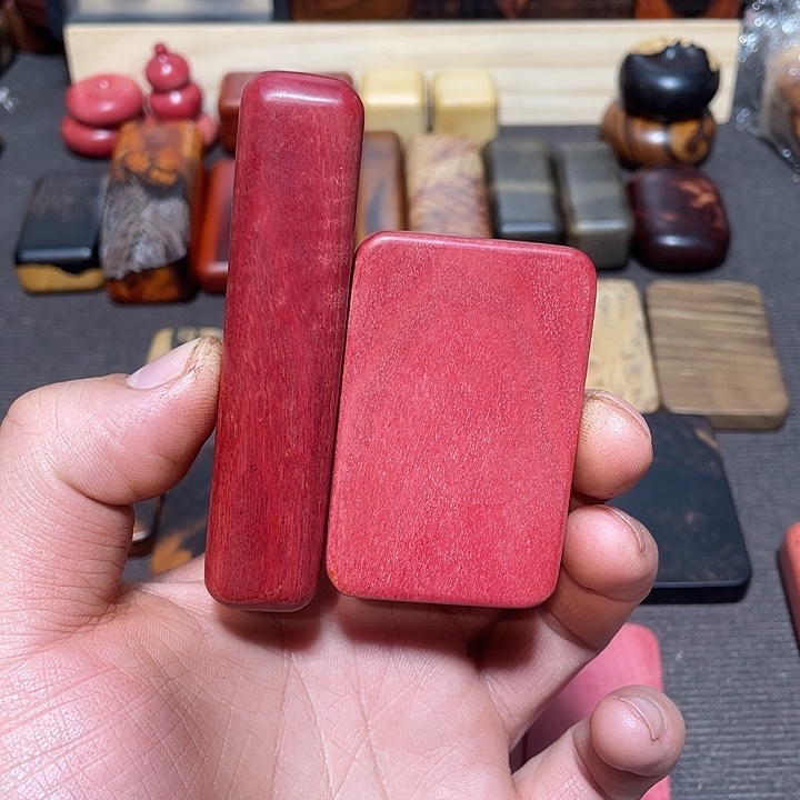 而***立大叶紫檀（黑酸枝木类）