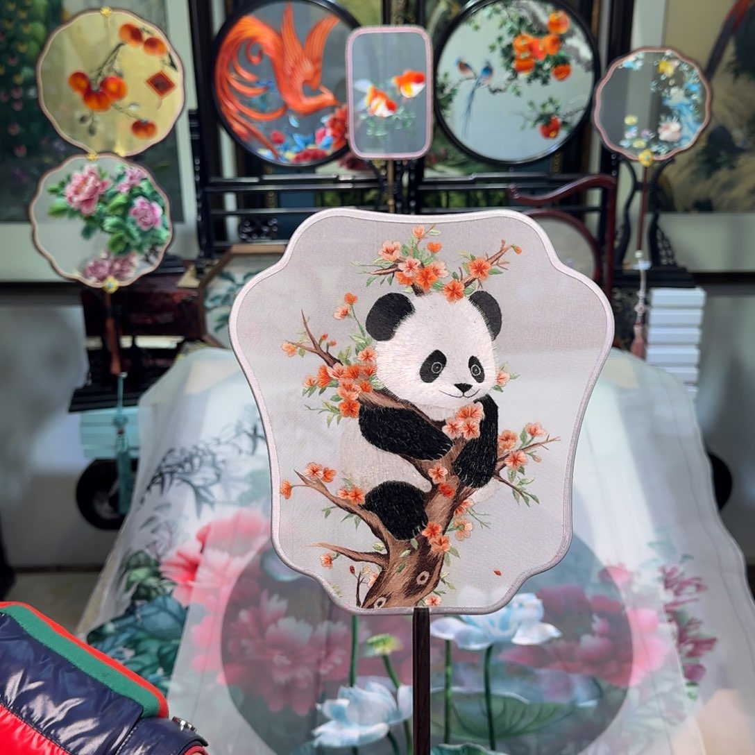 刺绣刺绣工艺精湛