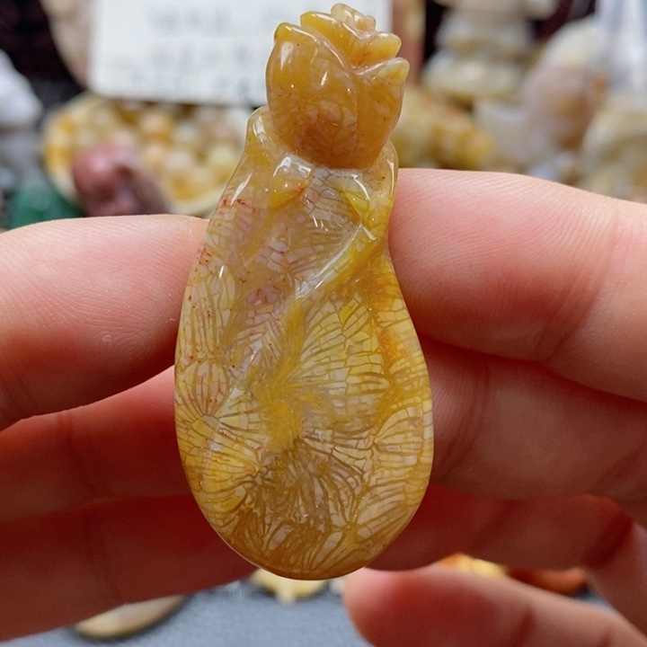 石英质玉颈饰未镶嵌