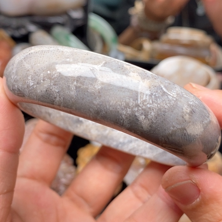 石英质玉手镯未镶嵌60