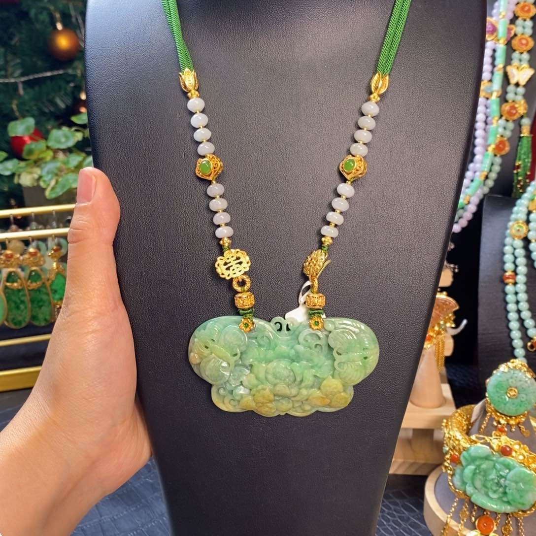 翡翠散珠蝶恋花吊坠 亏清