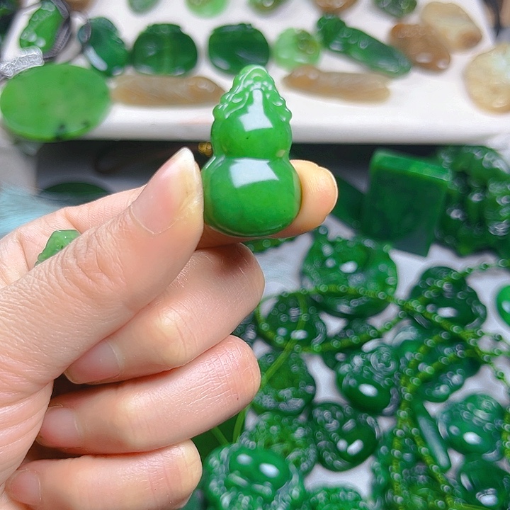 颈饰未镶嵌和田玉金*