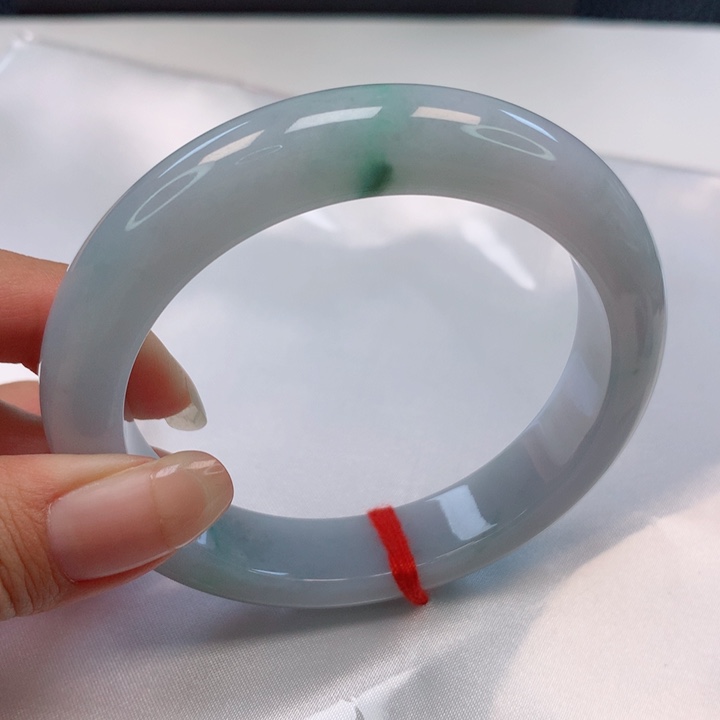 翡翠手镯未镶嵌59圈