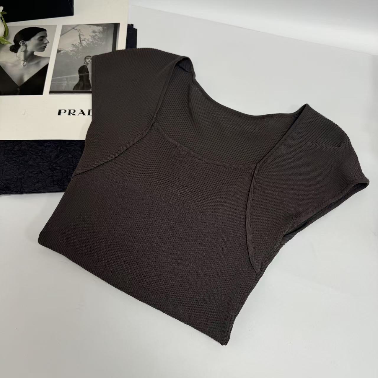 L时尚百搭春款弹力T恤