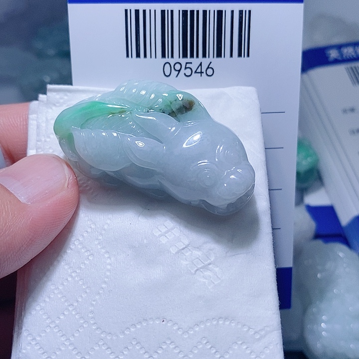 翡翠未镶嵌颈饰天光墟翡翠市场现金代购