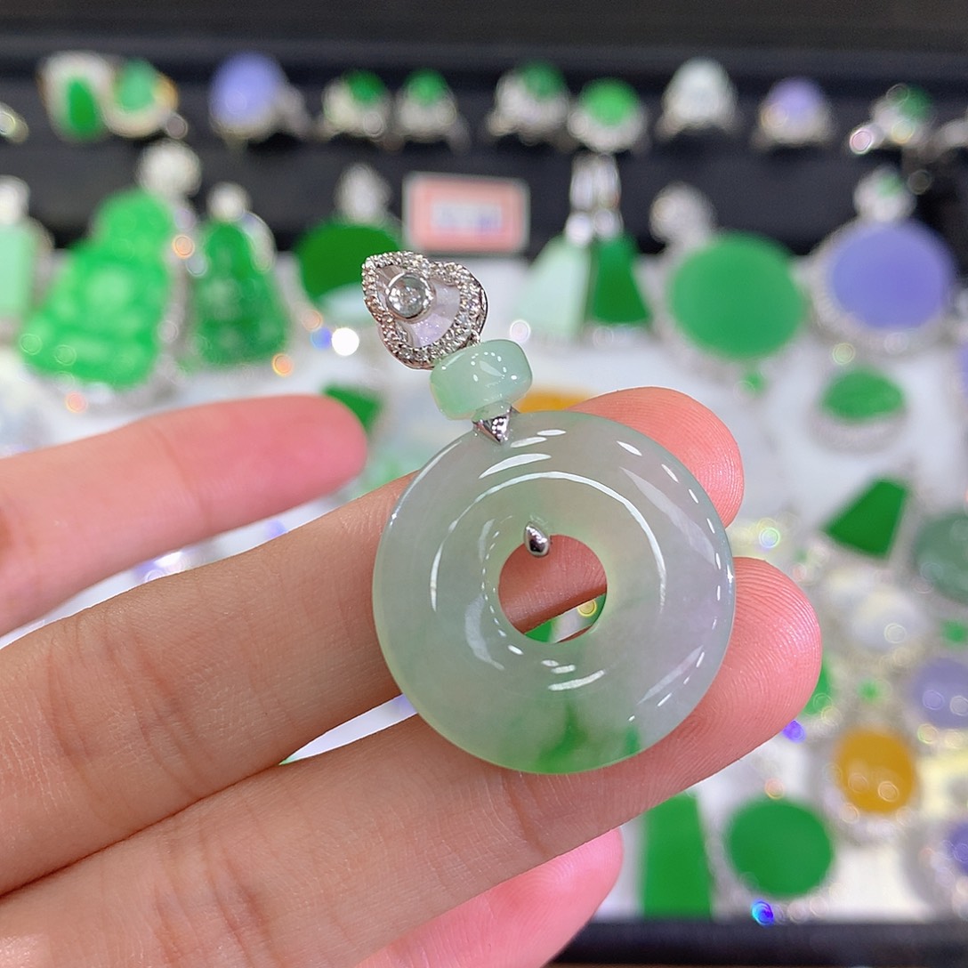 翡翠吊坠(不含链)18K金镶嵌甜甜圈