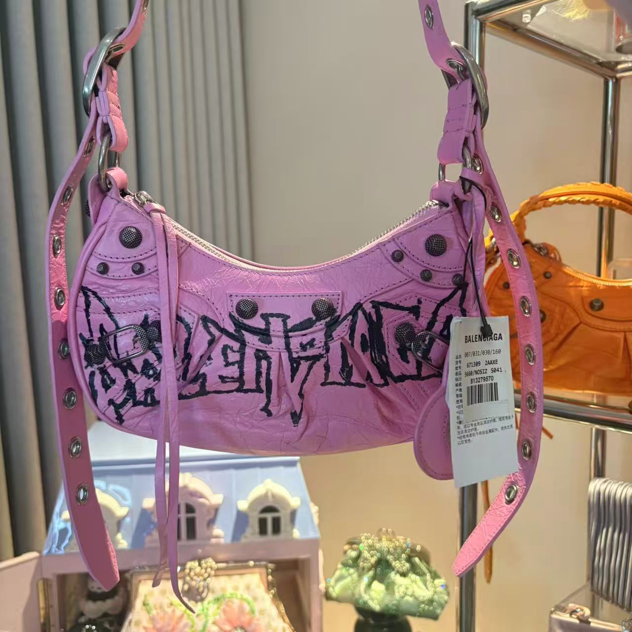 未使用 Balenciaga/巴黎世家 辣辣/粉色辣妹半月机车包