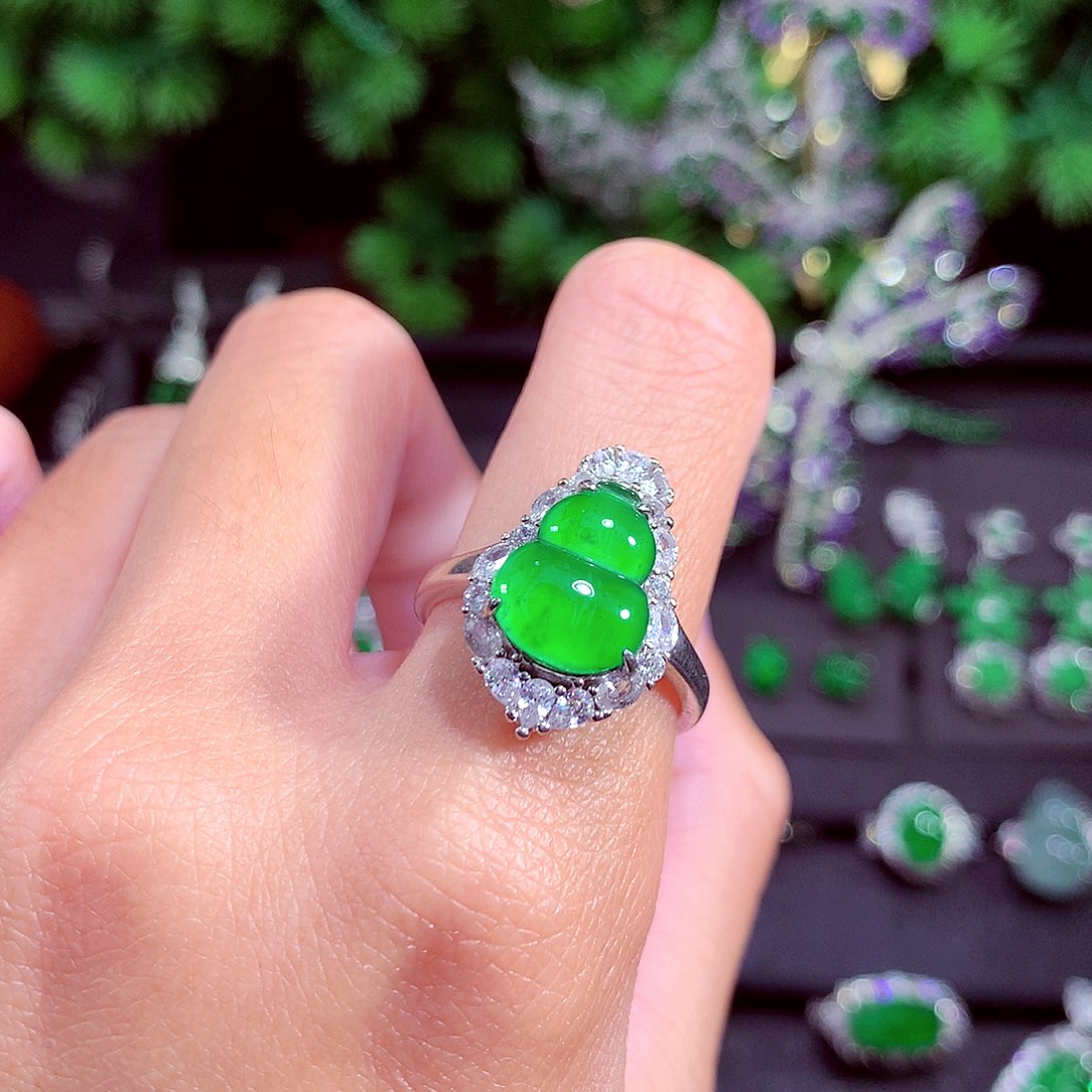 颈饰未镶嵌翡翠天然