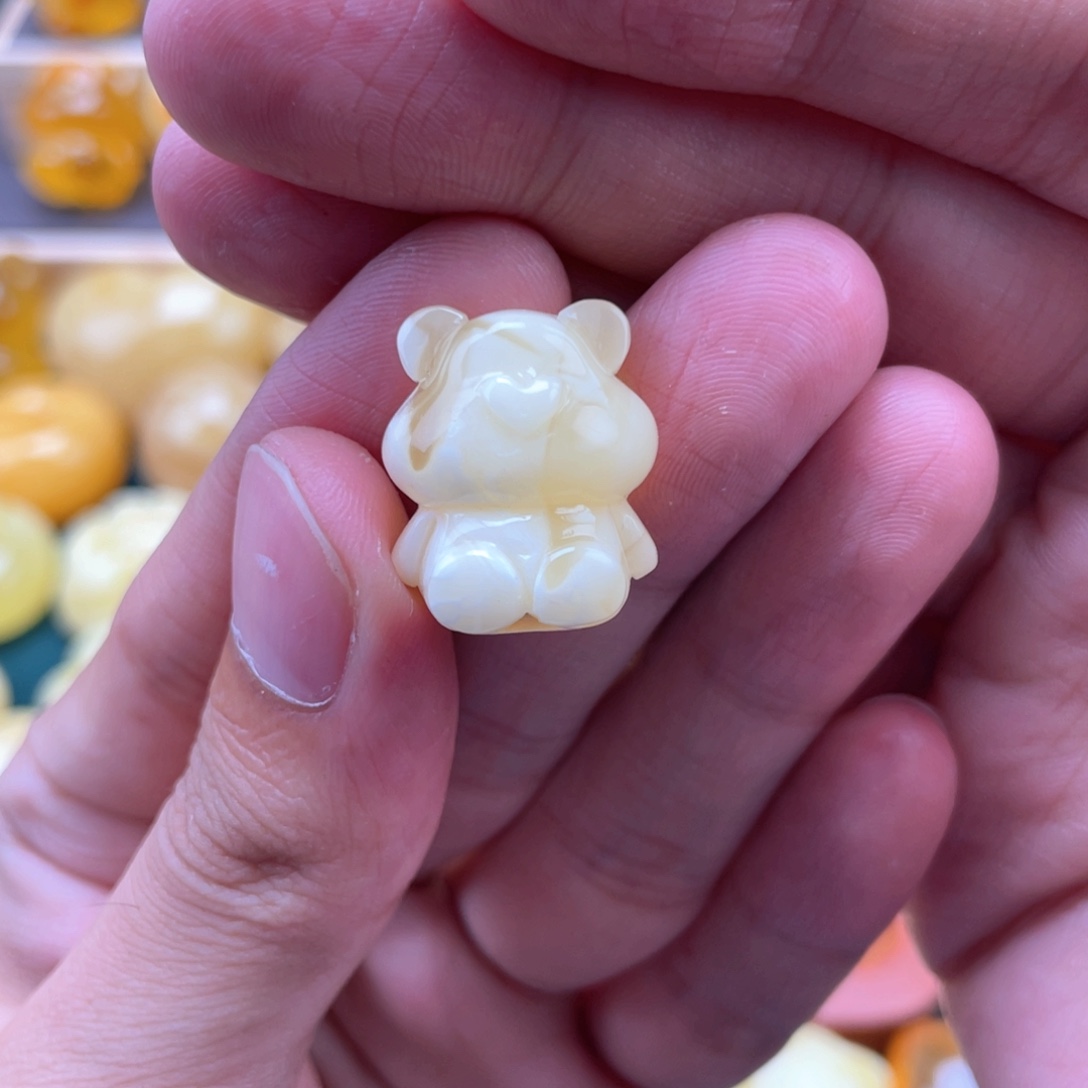 琥珀未镶嵌裸石蜜蜡