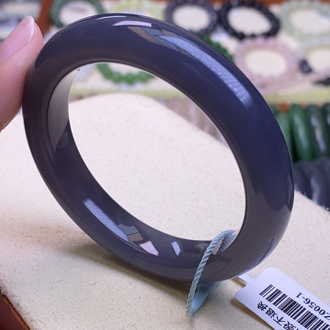 颈饰未镶嵌和田玉毕业级老坑料高冰浓烟紫紫葡萄手镯53.4