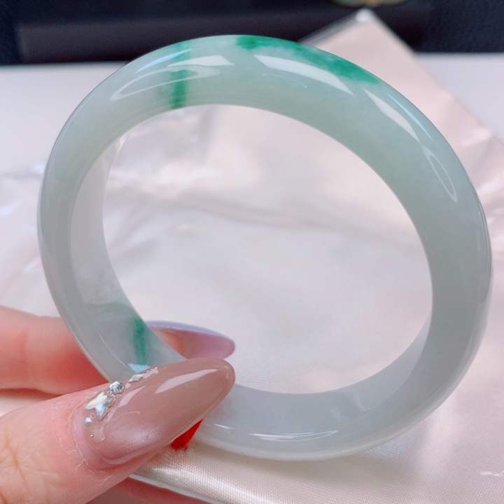 翡翠未镶嵌手镯51圈