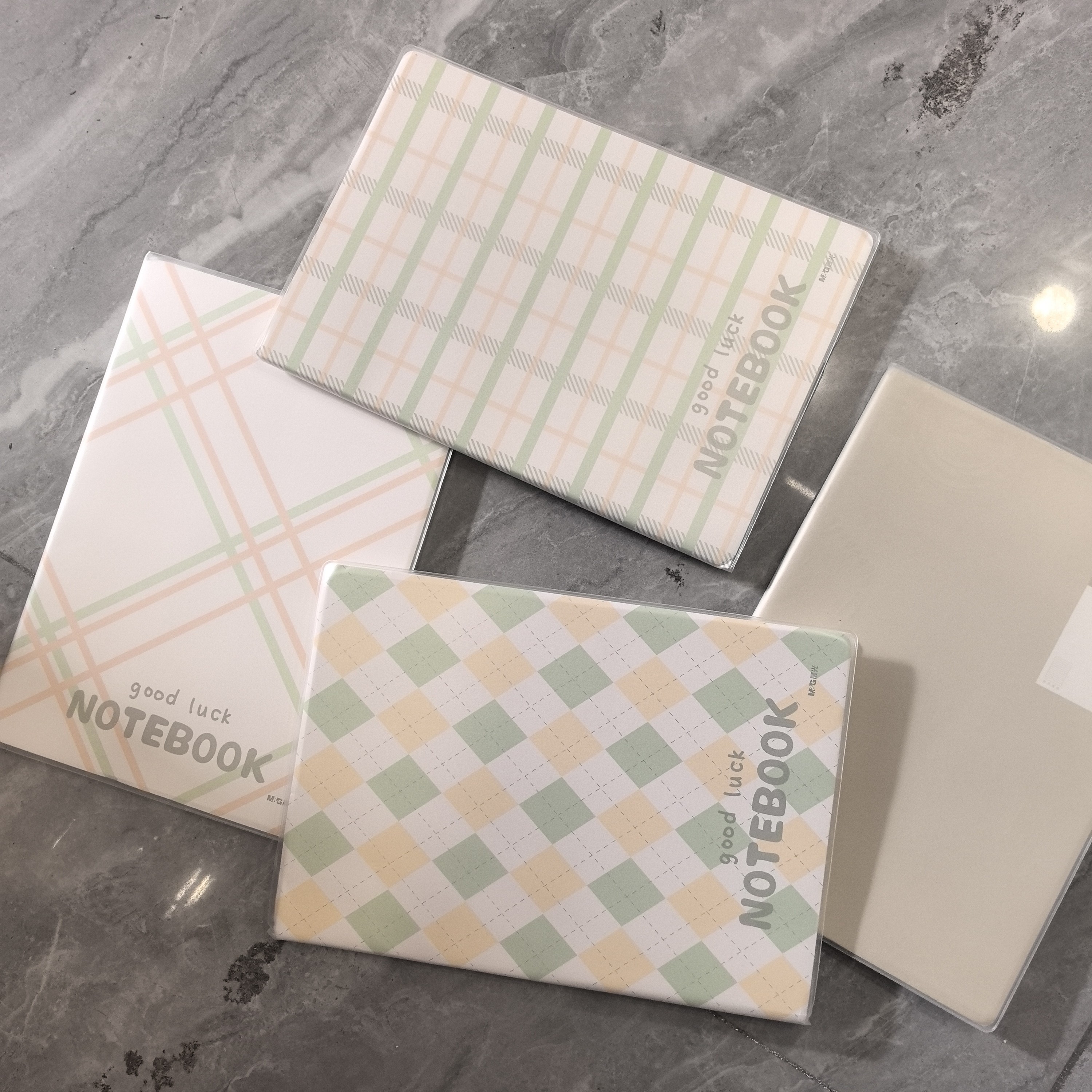 晨光B5胶套64页横线8款随机发4本