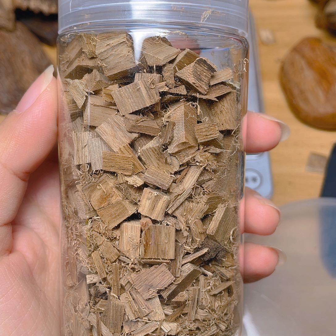 木***君沉香柬埔寨菩萨棋碎料40克