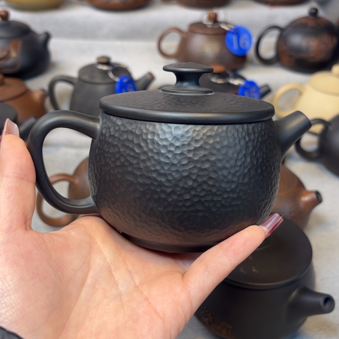 【闪购商品】淡****人红泥 微瑕 容量 230c c