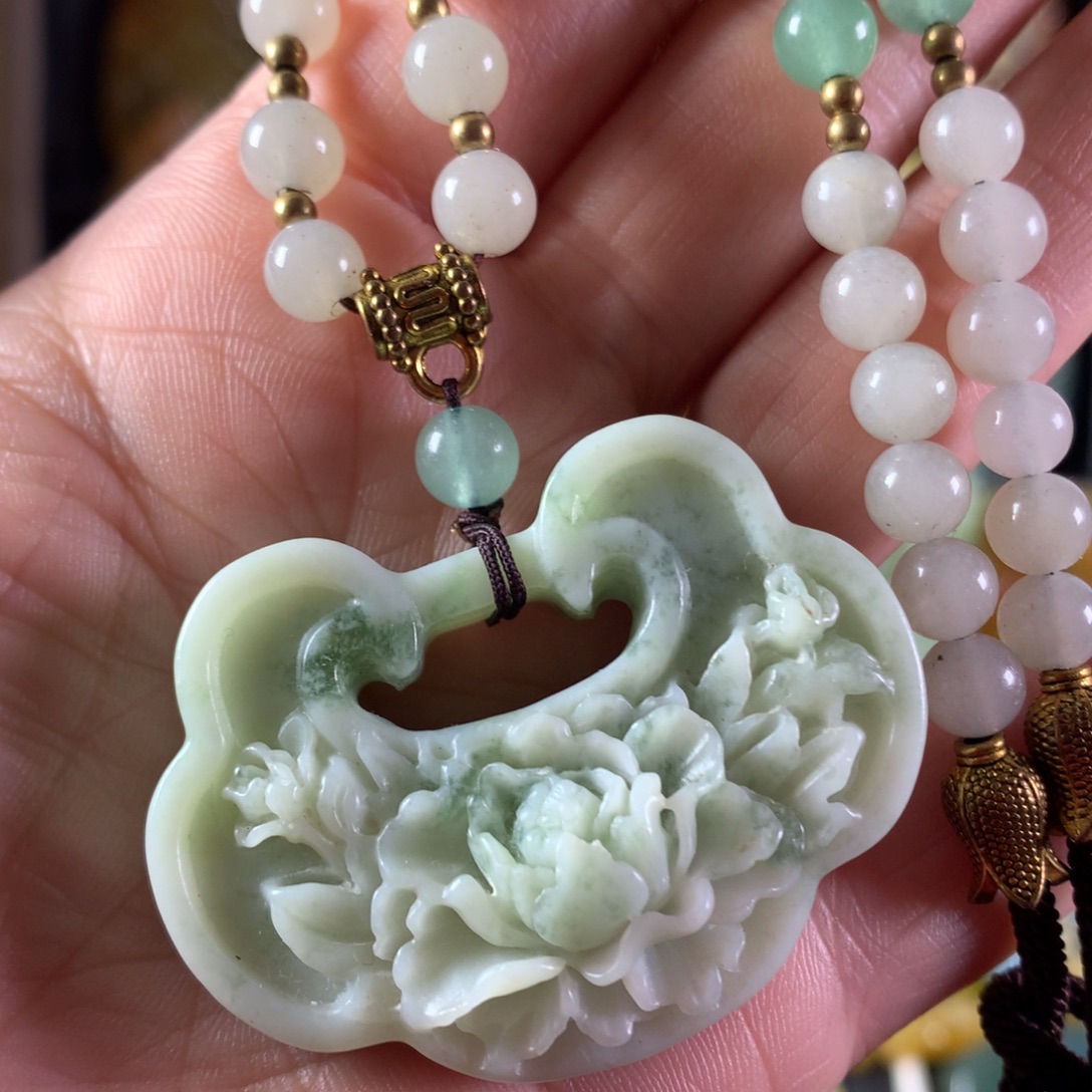 岫玉未镶嵌吊坠(赠链)