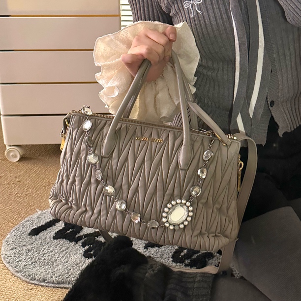 95新 MIU MIU/缪缪 灰金褶皱托特手提包斜挎包