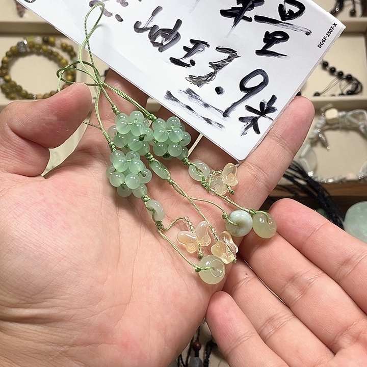 合金蛇纹石玉颈饰