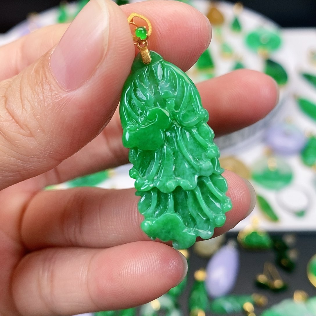 翡翠吊坠(不含链)18K金镶嵌