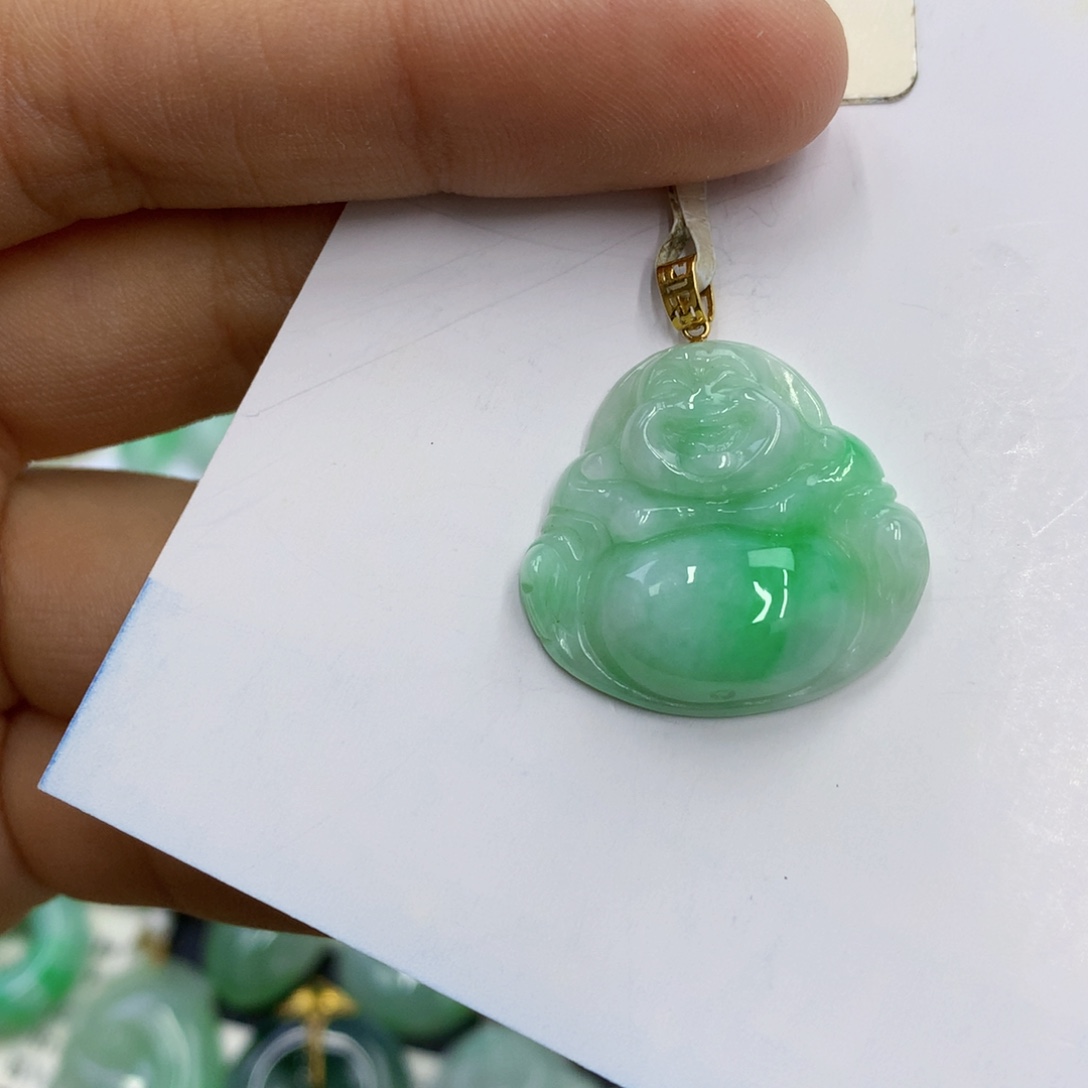 翡翠18K金镶嵌颈饰翡翠