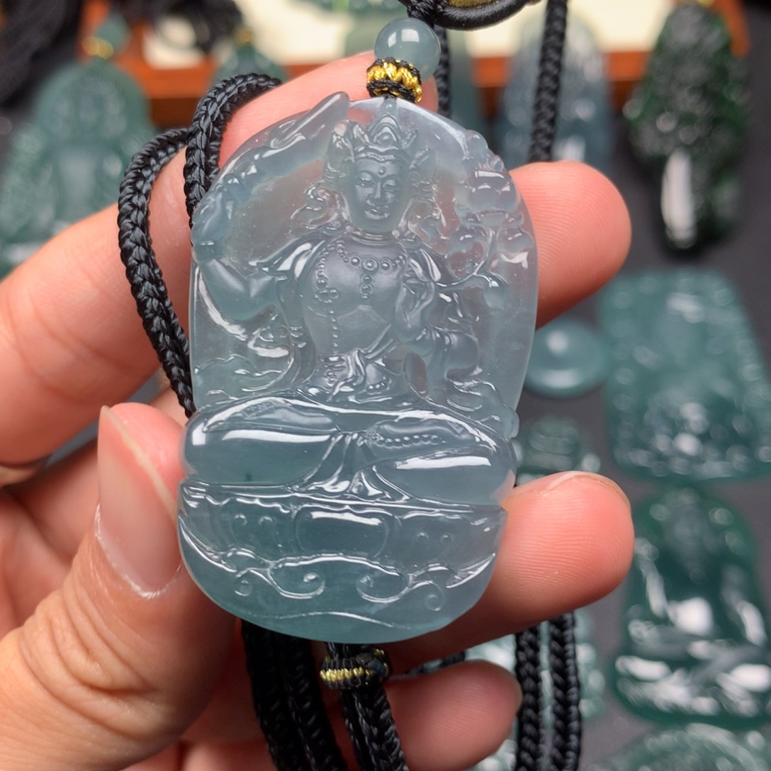 小***徐翡翠未镶嵌颈饰虚空藏