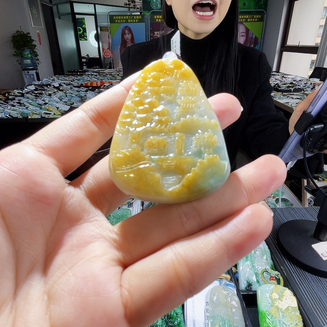 颈饰未镶嵌翡翠一