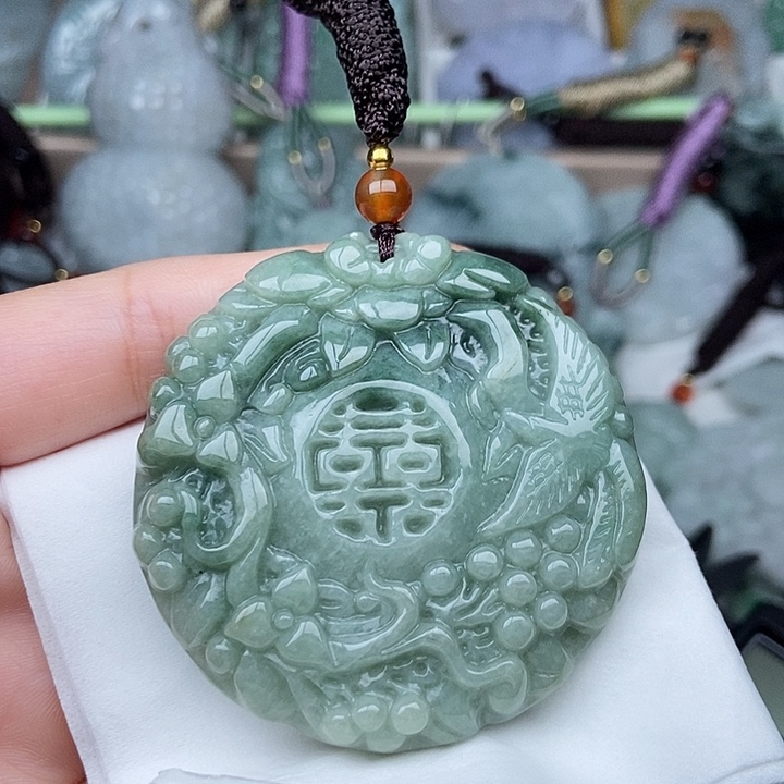 翡翠未镶嵌颈饰双面