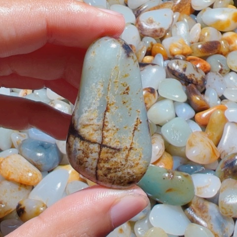 和田玉未镶嵌珠宝奇石26克