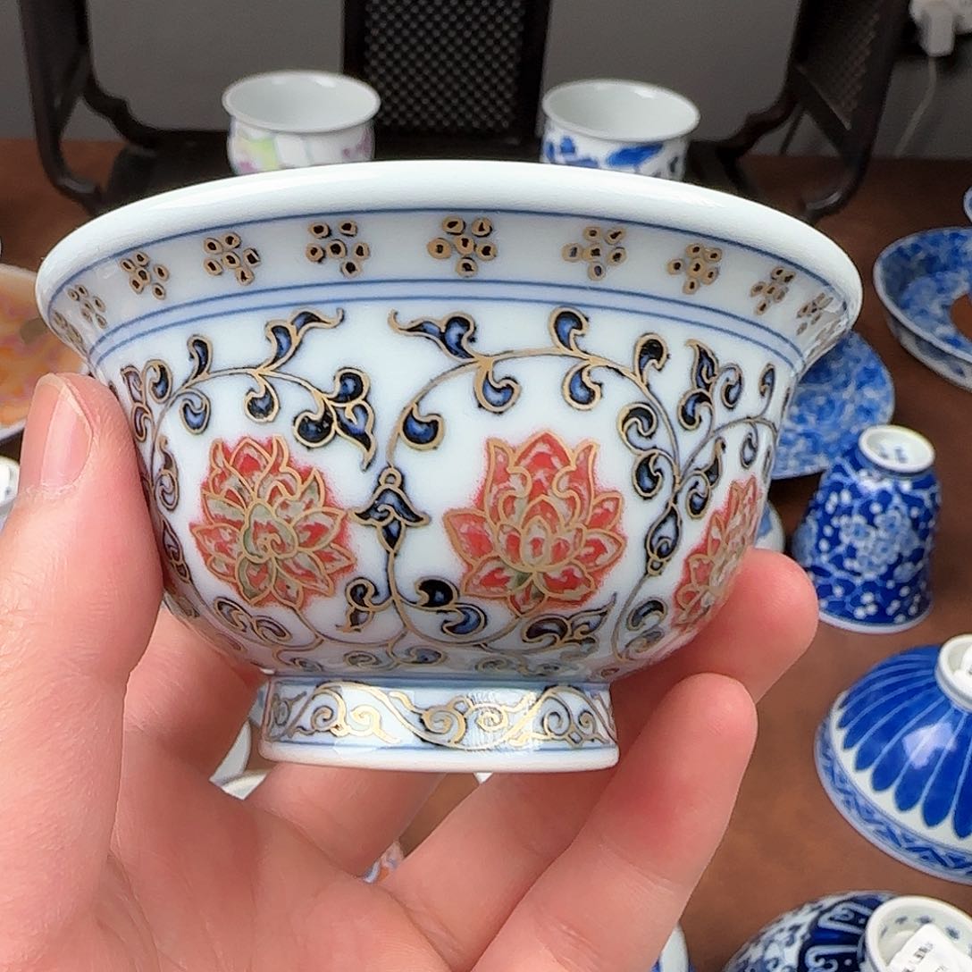 杯青花釉里红缠枝莲压手杯