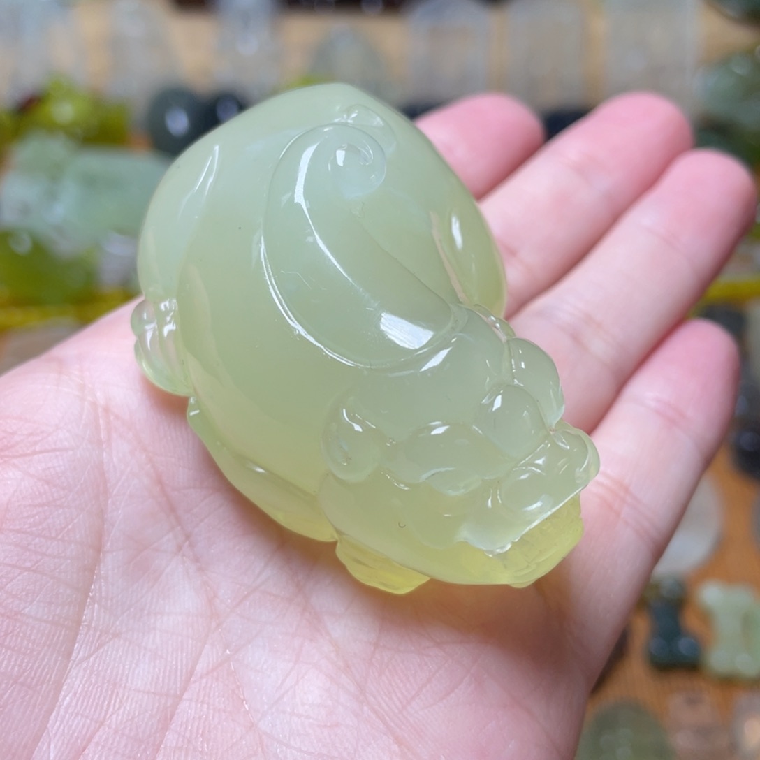 蛇纹石玉手把件未镶嵌