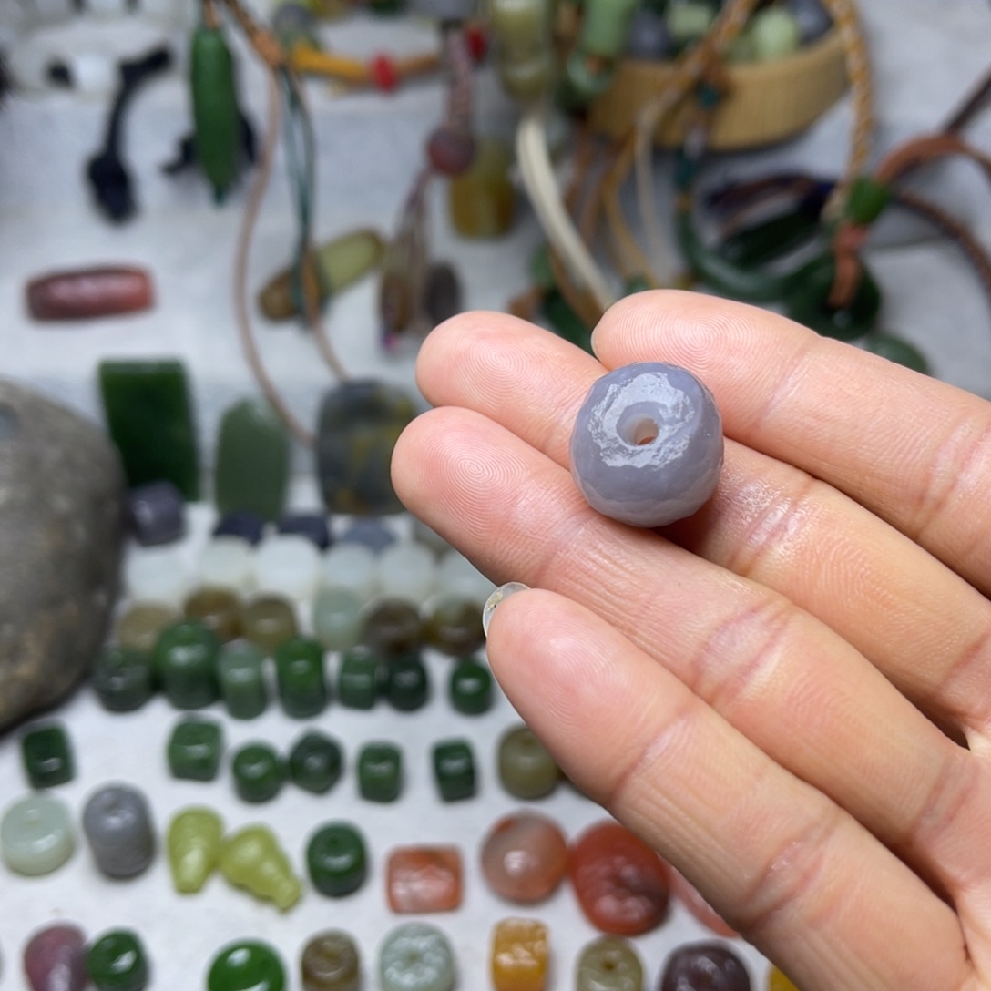 和田玉颈饰未镶嵌红**红