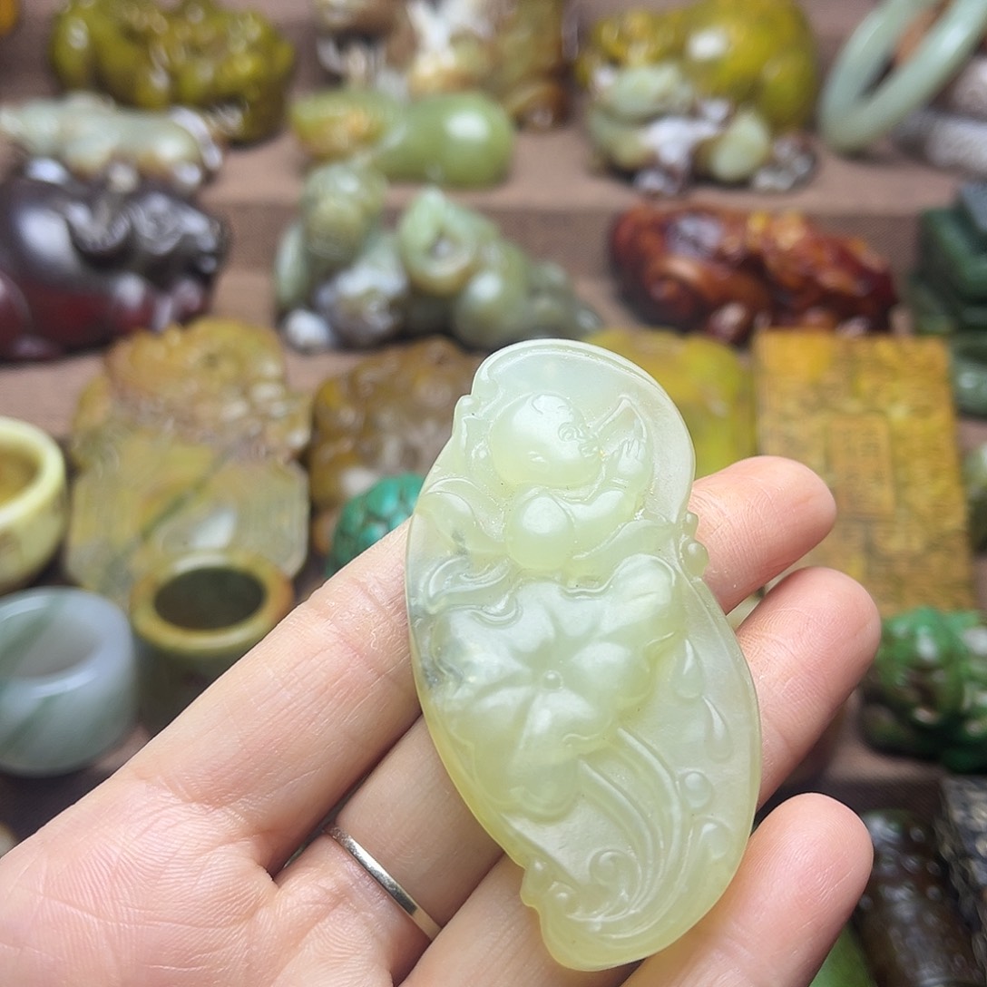 白玉菩提吊坠169。。