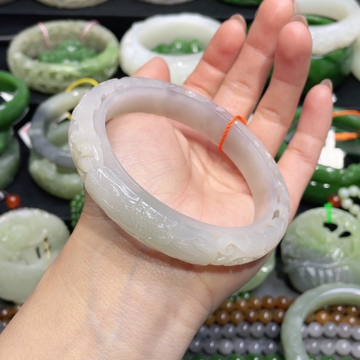 和田玉手镯62+圈口 编号76未镶嵌