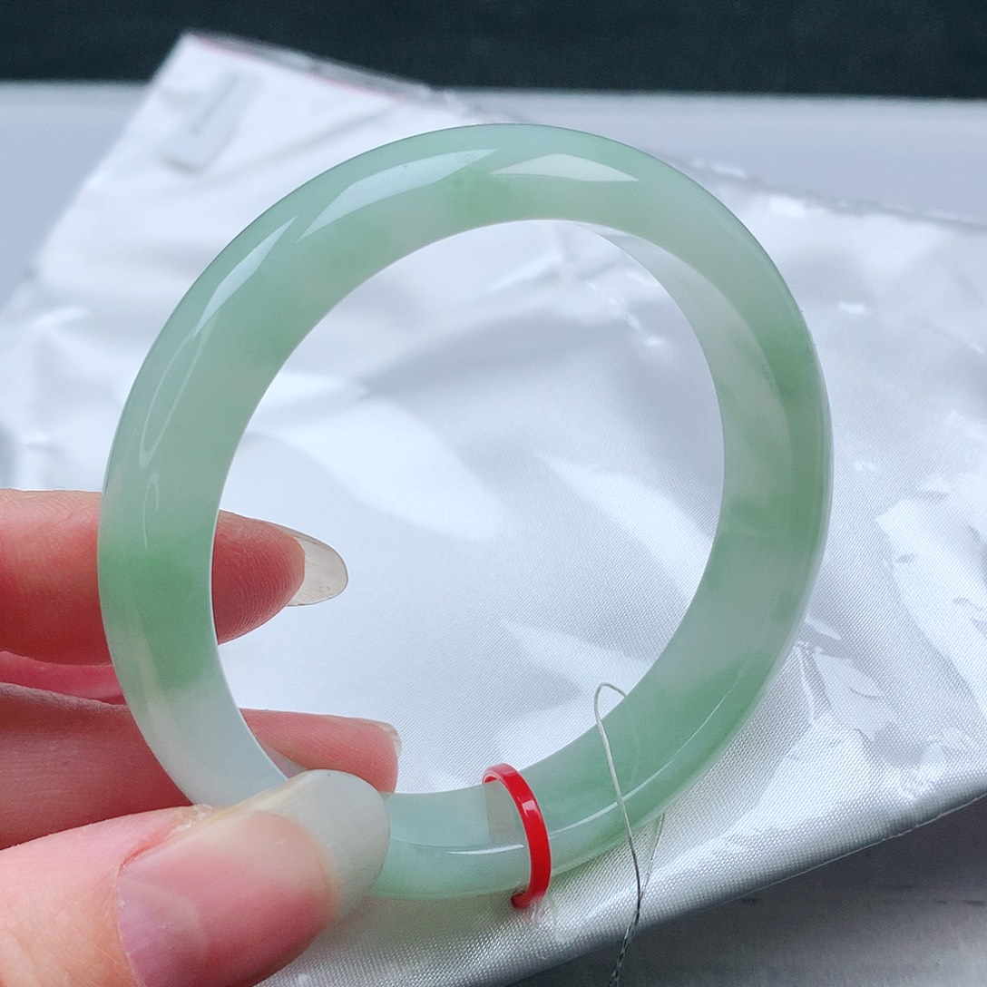 翡翠手镯未镶嵌55+圈