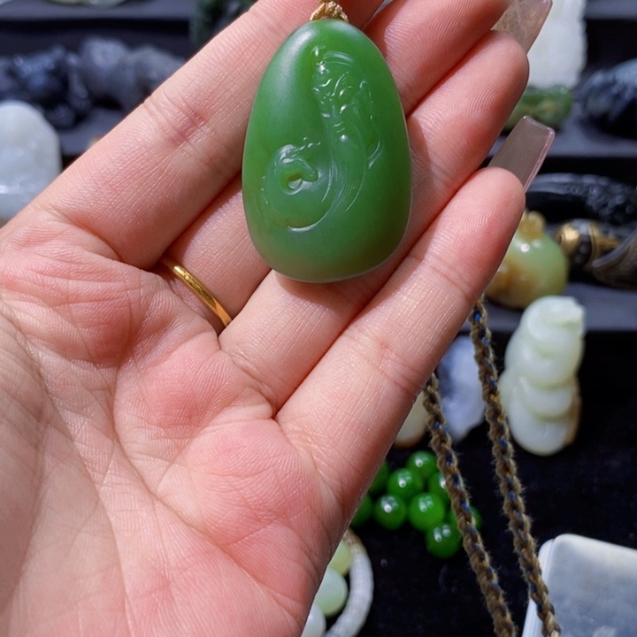 和田玉未镶嵌颈饰