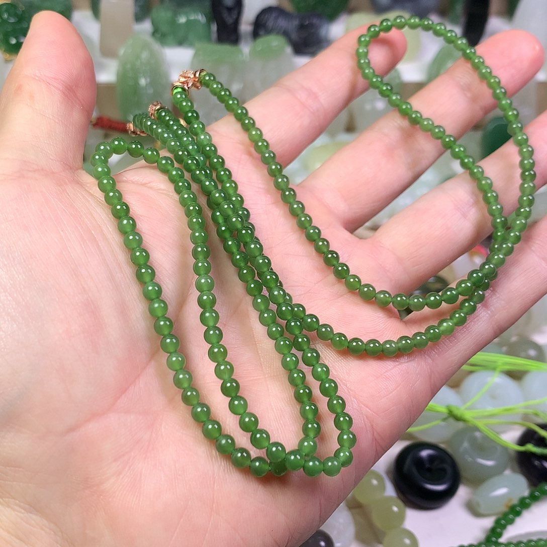 颈饰未镶嵌和田玉（碧玉）欢**喜