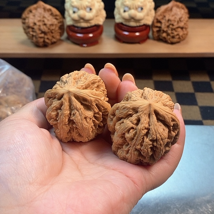 【闪购商品】桃核把件烘**如41粗筋。               